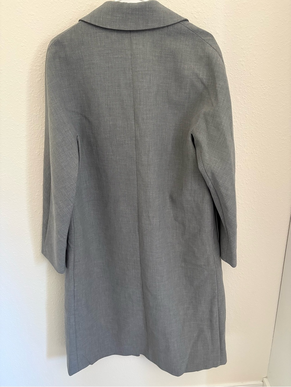 Aritzia Babaton The Slouch Coat in Light Gray - Picture 8 of 8